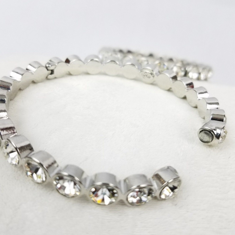 PRIMIER silver plated rhodium bangle bracelet - Picture 6 of 8
